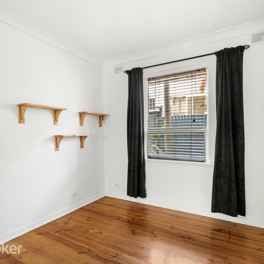 7 Lynlee Crescent, HUNTFIELD HEIGHTS - Photo 1