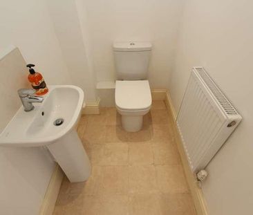 Patient Close, Beeston, Beeston, NG9 - Photo 4