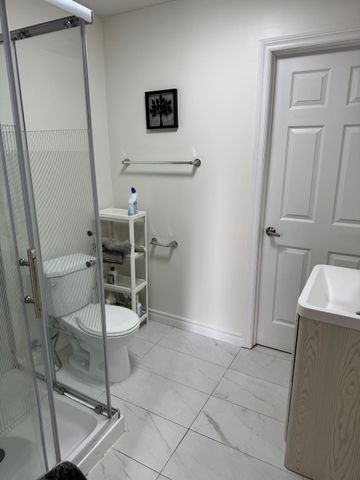 For Lease - 327 Evergreen Crescent Unit# Main, Oakville, Ontario - Photo 3