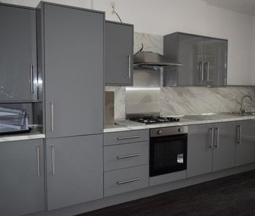 Flat 2, East Park Rd, BB1 8AT - Photo 2