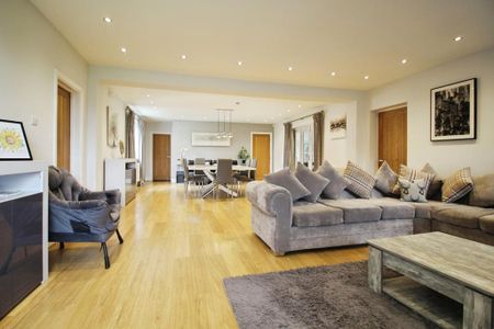 5 bedroom detached house to rent - Photo 4