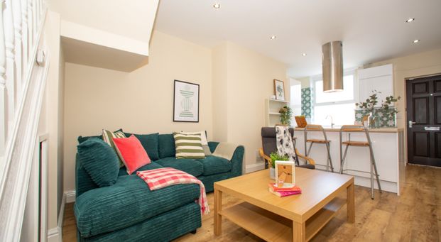 12 Cross Woodstock St, Woodhouse, Leeds, LS2 9JF - Photo 1