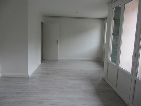 Location Appartement 3 pièces 65m² BORT LES ORGUES 19110 - Photo 2