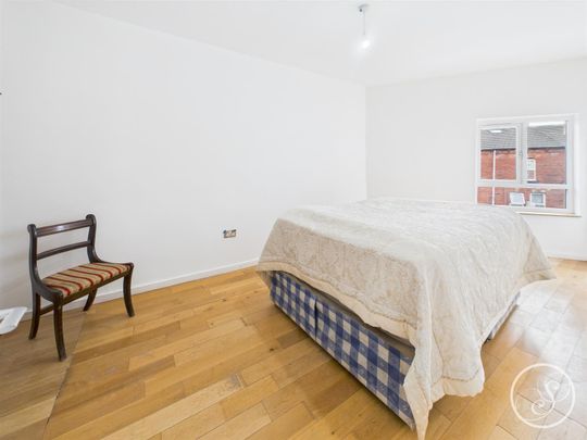 Roundhay Road, Leeds - Photo 1