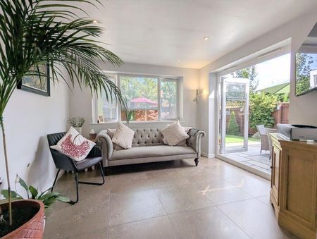 3 bedroom detached house to rent - Photo 5