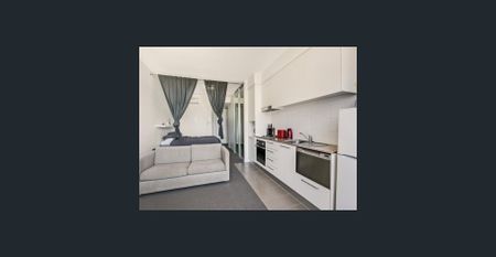 Air-conditioned studio apartment with city views. Great lifestyle location! - Photo 3