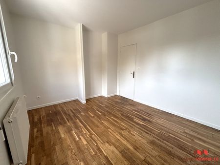 Location Appartement 4 pièces 61m² - Photo 4