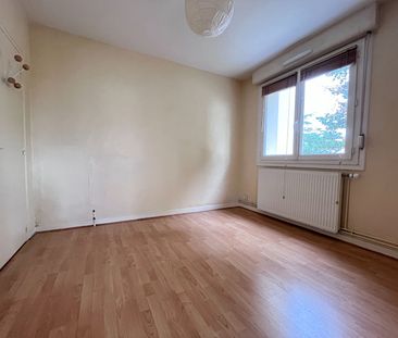 GRAND T2 BIS MEUBLE - SECTEUR ZOLA - Photo 3