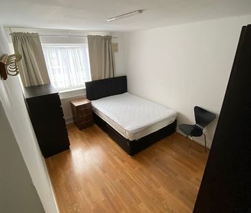 Room in a Shared House, Kennard Road, E15 - Photo 4