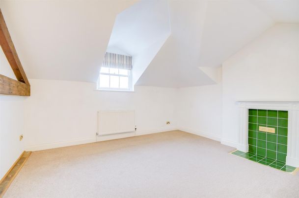 A 2 Bedroom Flat in Montpellier GL50 2PQ - Photo 1