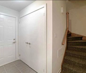 For Lease - 590 North Service Road Unit# 101, Hamilton, Ontario - Photo 4