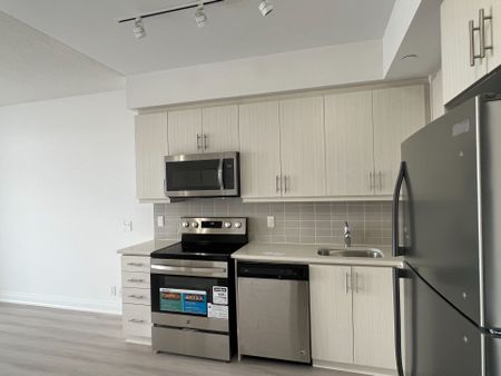 For Lease - 15 Zorra Street Unit# 2010, Toronto, Ontario - Photo 4