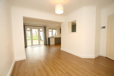 3 bedroom semi-detached house to rent - Photo 2