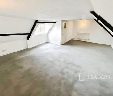 4 bedroom flat to rent - Photo 1