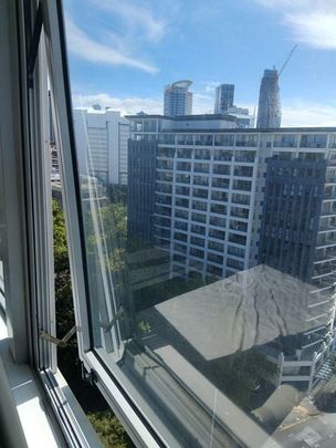 Chic Central Apt with City Vibes - Photo 1