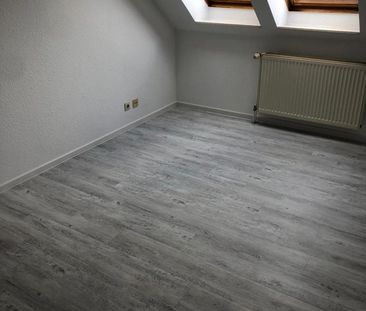 2 - Zimmerwohnung mit ausgebautem Spitzboden 2. OG - Eichenpark Gar... - Photo 4