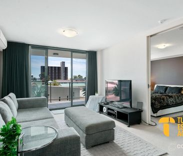 Stylish Furnished Apartment in the Royale Complex - Photo 1