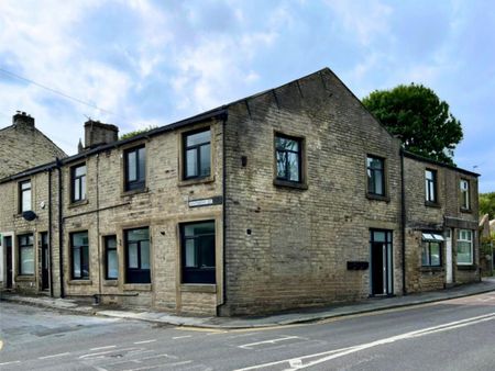 2 bedroom Flat To Let - Photo 2