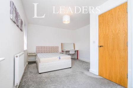 4 bedroom house to rent Weaving Gardens, NG5 - Photo 4