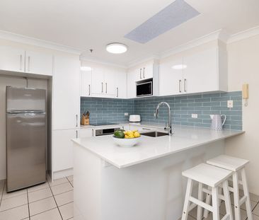 Location, Convenience, Comfort - 2 Bed 2 Bath Apartment - Photo 3