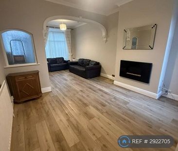 3 bedroom end of terrace house to rent - Photo 1