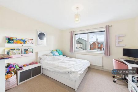 3 bedroom terraced house to rent - Photo 4