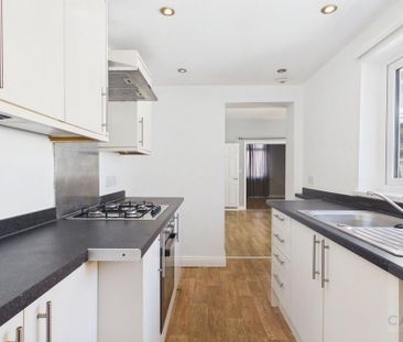 2 bedroom end of terrace house to rent - Photo 5