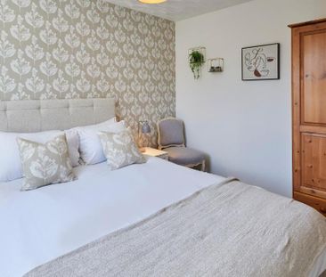 3 bedroom semi-detached house to rent - Photo 4