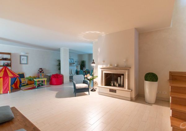 Villa in Affitto a Pietrasanta – Zona: Marina di Pietrasanta