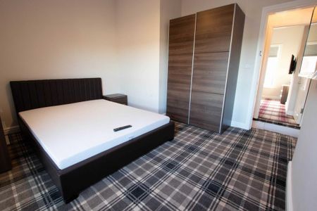 3 bedroom semi-detached house to rent - Photo 4