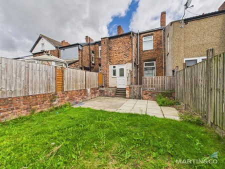 3 bedroom terraced house to rent - Photo 5