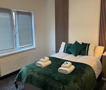 Room in a Shared House, Hogarth Walk, BS7 - Photo 1