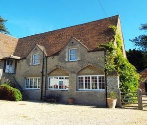 2 Bedrooms Flat to rent in The Coach House, Bicester OX27 | £ 219 - Photo 1