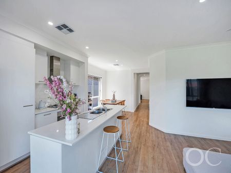 Open The Door to Effortless Elegance - Photo 3