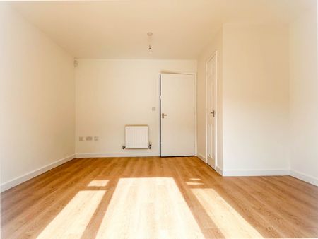 2 Bedroom Terraced for Rent - Photo 3
