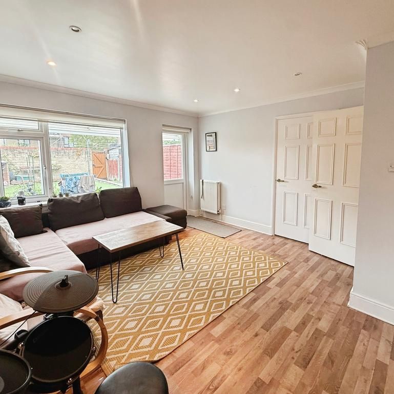 3 bedroom house to rent - Photo 1
