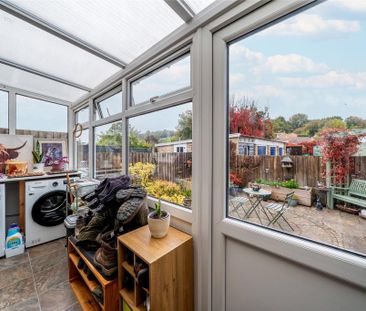 3 bedroom end of terrace house to rent - Photo 1