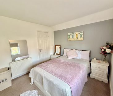 2 bedroom end of terrace house to rent - Photo 5