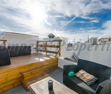 Townhouse in Cómpeta, Inland Andalucia in the mountains - Photo 1