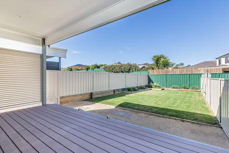6a Teak Close, Fletcher NSW 2287 - Townhouse For Rent | Domain - Photo 2