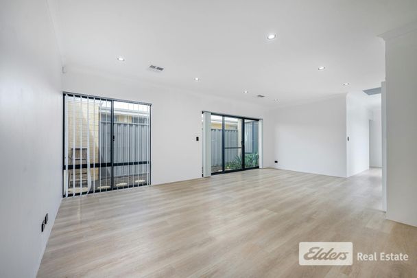 Coastal Breeze - Photo 1