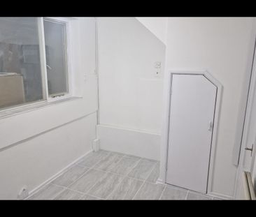 1 Bed Flat, Bureden Way, E11 - Photo 5