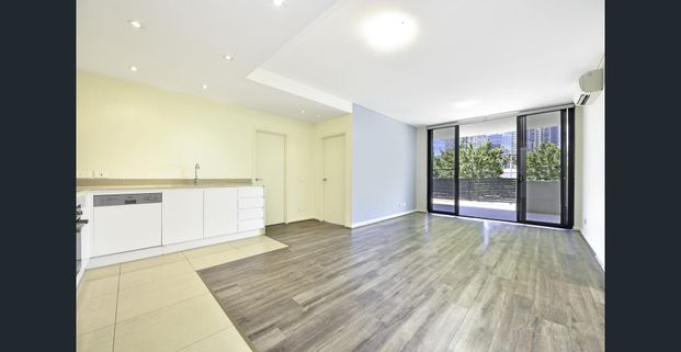 Dual Access up-ground Apartment - Photo 1
