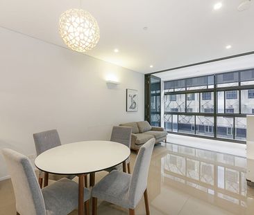 Huge 1 bedroom plus Study - Photo 1