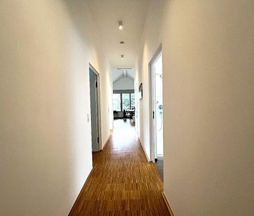 Bonn-Bad Godesberg: Seniorengerechte 4 Zimmer-Wohnung mit Balkon, Fußbodenheizung und Aufzug! - Photo 5