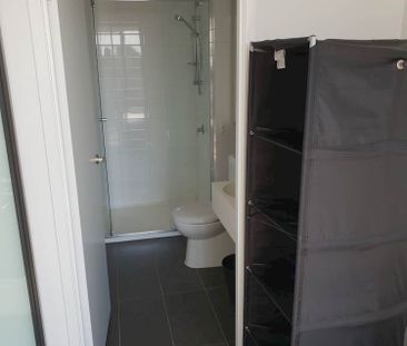 Parkville - Photo 5