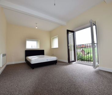 2 bedroom Flat in Flat 6, Leeds - Photo 5