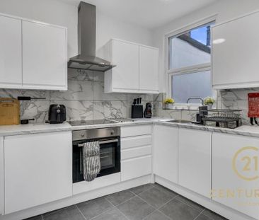 1 bedroom in a house share to rent - Photo 3