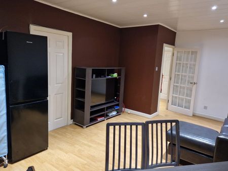 2 Bed Flat, Isle Of Dogs, E14 - Photo 2