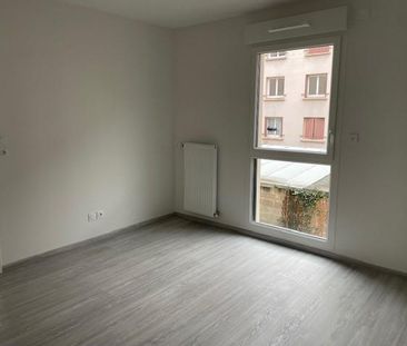 Location Appartement 2 pièces 43m² DECINES CHARPIEU 69150 - Photo 2
